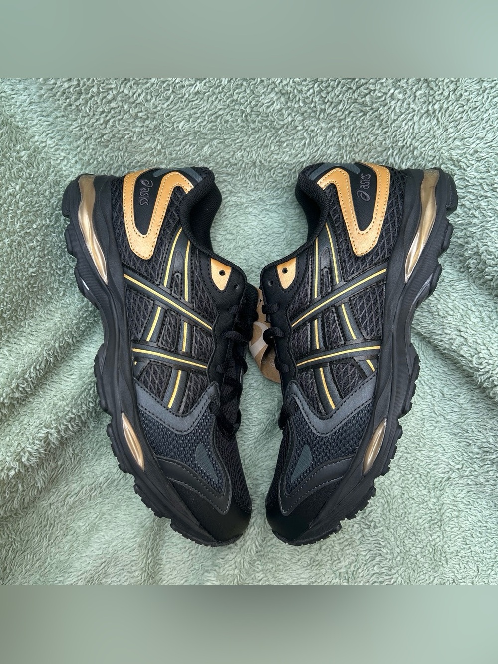 ASICS Gel-K1011 ‘Black Pure Gold’ NEW M6.5=W8 - Picture 2 of 8